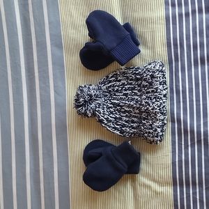 Gap Beanie & Mittens XS/S 12-24M